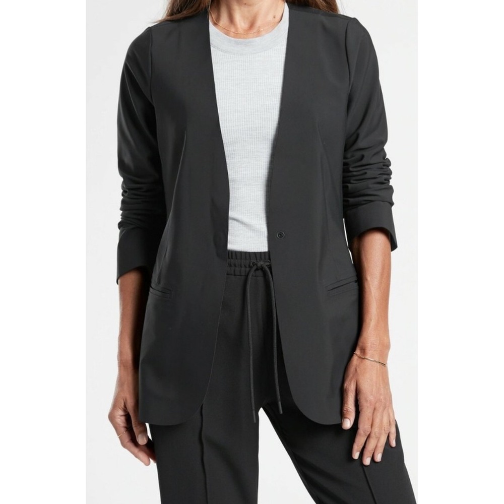 Athleta Avenues Blazer Black Long Sleeve Jacket Sz 4 Athleisure‎ workwear womens
